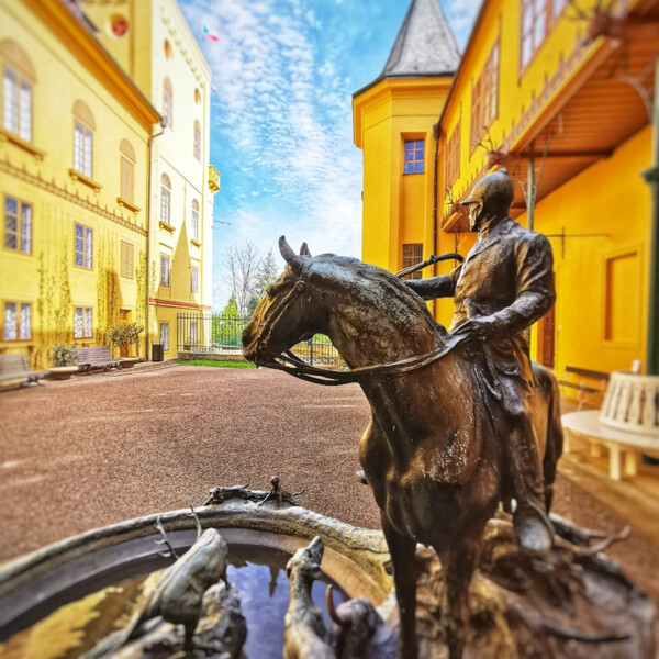 Nádvoří s kašnou, autor: Jiří Holub, nepodléhá Creative Commons