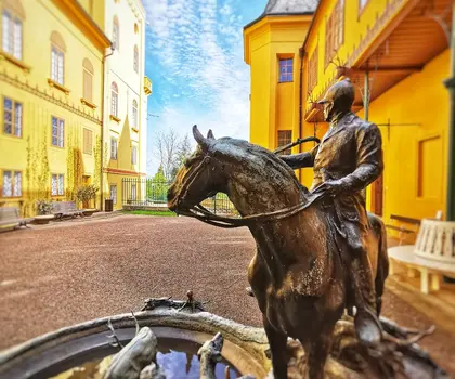 Nádvoří s kašnou, autor: Jiří Holub, nepodléhá Creative Commons