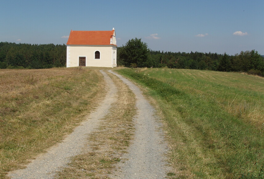 Krajinná památková zóna Římovsko (okr. České Budějovice), zastavení pašijové cesty "Poslední večeře". Foto NPÚ ÚOP v Č. Budějovicích, Ludmila Němečková, 2007 Krajinná památková zóna Římovsko (okr. České Budějovice), zastavení pašijové cesty "Poslední večeře". Foto NPÚ ÚOP v Č. Budějovicích, Ludmila Němečková, 2007
